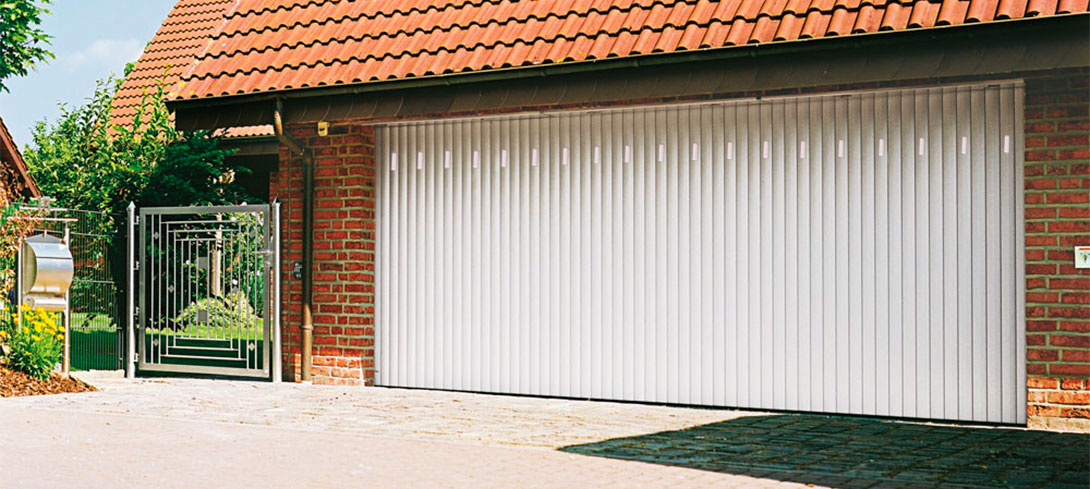 atlantide-portes-garage-laterales-portillon-design-technique
